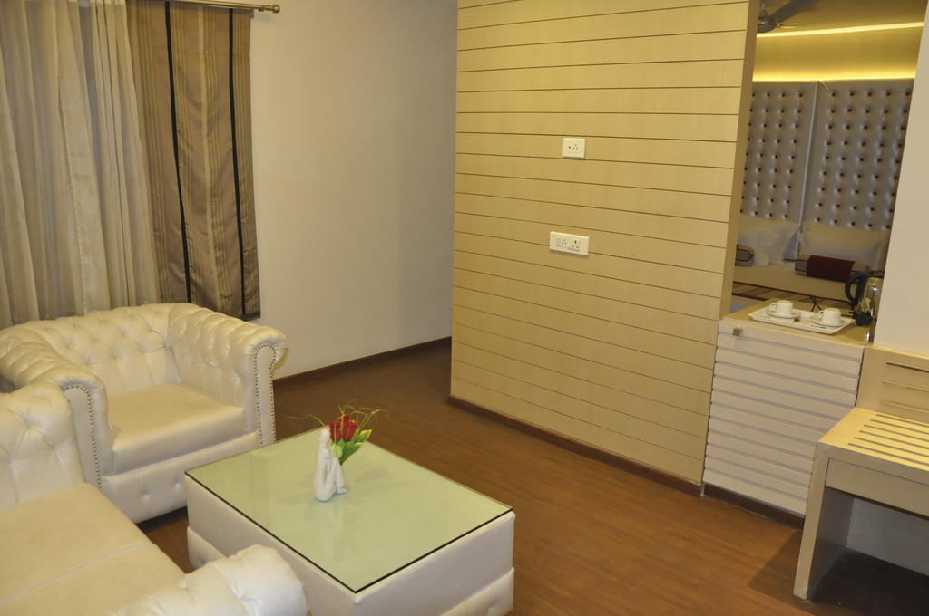 Hotel Rallentino Kota  Habitación foto